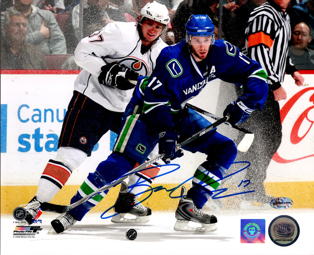 Ryan Kesler Vancouver Canucks Autographed Passing 8x10 Photo