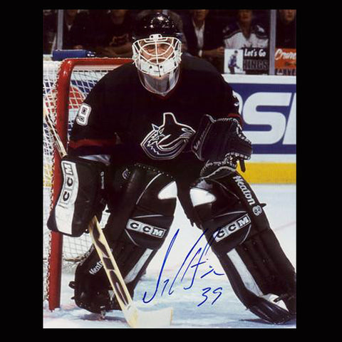 Dan Cloutier Vancouver Canucks Autographed Pose 8x10 Photo