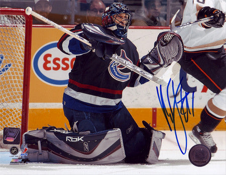 Roberto Luongo Vancouver Canucks Autographed Blocker Save 8x10 Photo