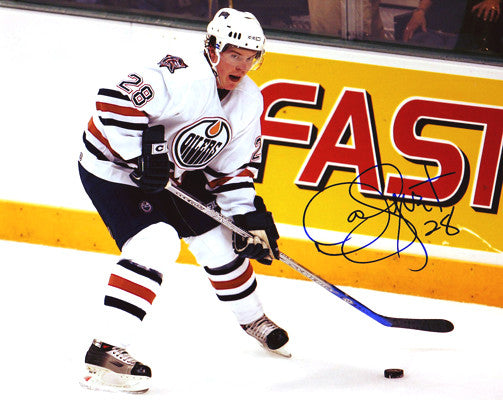 Danny Syvret Edmonton Oilers Autographed Passing 8x10 Photo - Clearance